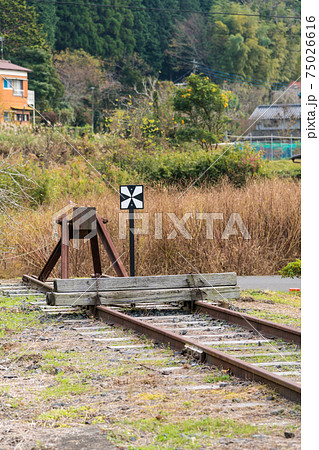 【JR久留里線の上総亀山駅終点の車止め】 75026616
