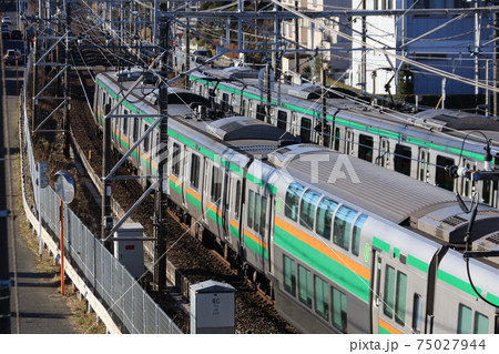 JR宇都宮線を走る通勤電車E230系 75027944