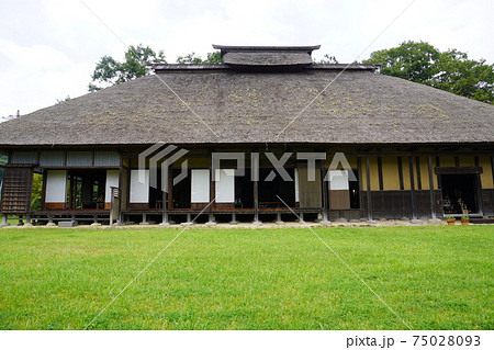 夏の茅葺き屋根の古民家 宮城県仙台市大倉の写真素材