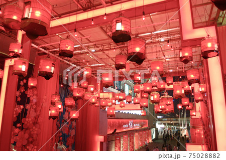 Chinese red lantern in the night of Chinese New Year 25 Jan 2005 Chinese red lantern in the night of Chinese New Year 25 Jan 2005 75028882