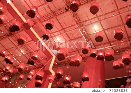 Chinese red lantern in the night of Chinese New Year 25 Jan 2005 Chinese red lantern in the night of Chinese New Year 25 Jan 2005 75028888