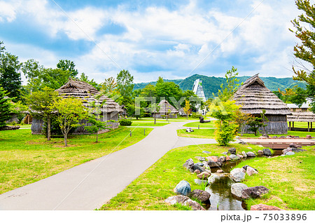 北海道平取町　二風谷コタン 75033896