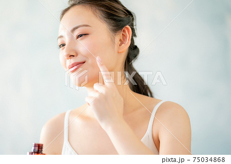 20代スキンケア 75034868