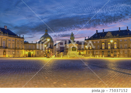 Copenhagen Denmark, night city skyline at Amalienborg Palace 75037152