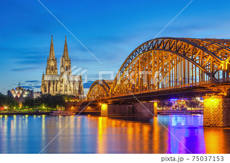 Cologne Germany, night city skyline at Cologne Cathedral (Cologne Dom) 75037153