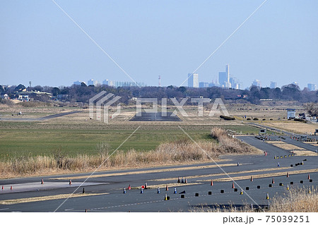 埼玉県桶川市 ホンダエアポートの滑走路 75039251