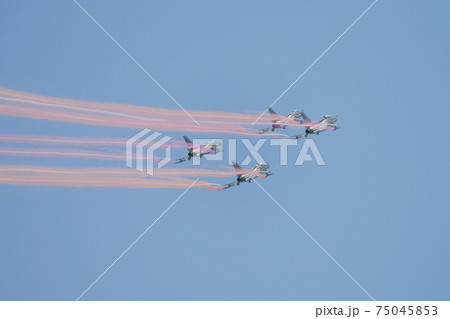 中国空軍J-10八一飛行表演隊ダイヤ編隊カラースモーク 中国空軍J-10八一飛行表演隊ダイヤ編隊カラースモーク 75045853