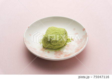 和菓子のうぐいす餅 和菓子のうぐいす餅 75047116