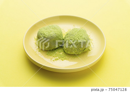 和菓子のうぐいす餅 和菓子のうぐいす餅 75047128