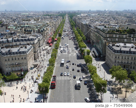 フランスのエトワール凱旋門から見たパリの風景の写真素材