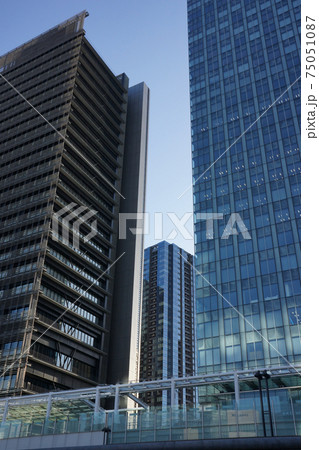 大崎駅付近のビル群 75051087