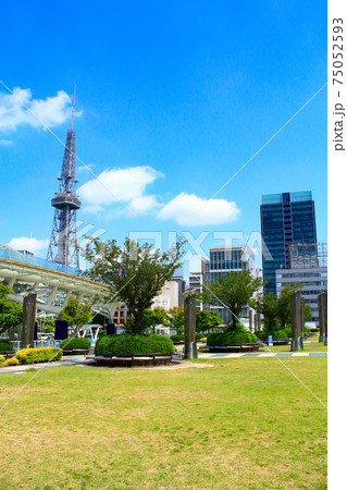 名古屋市、名古屋テレビ塔とオアシス21の風景 名古屋市、名古屋テレビ塔とオアシス21の風景 75052593