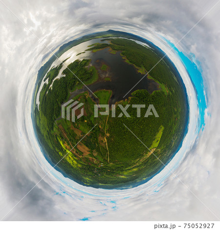 Little planet 75052927