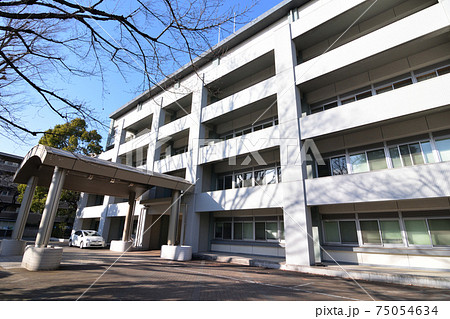 国立大学法人電気通信大学（東京都調布市）本部棟 75054634