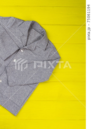 Gray melange shirt on yellow 75061194
