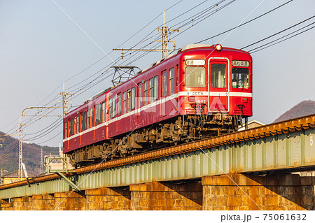ことでん1080形(還暦の赤・京急1000形リバイバルカラー)、香東川橋梁、上り 75061632