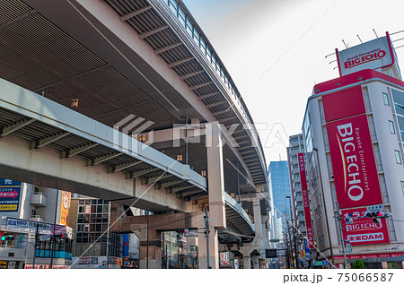 三軒茶屋交差点の風景 三軒茶屋交差点の風景 75066587