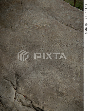 徳之島　戸森の線刻画 75068124