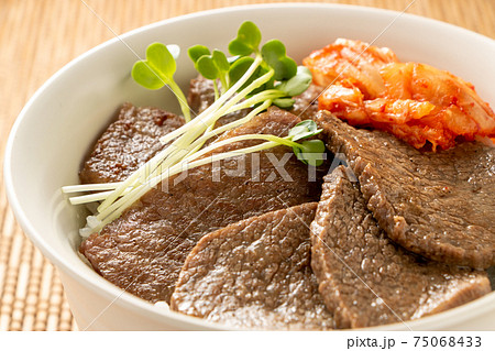 焼肉丼。 75068433
