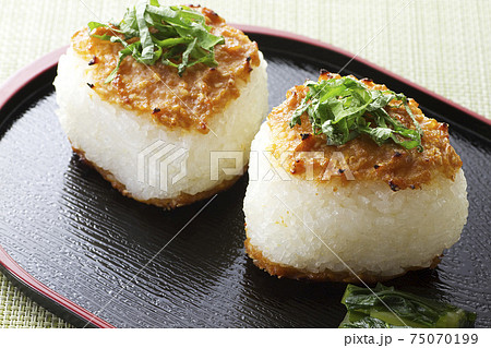 味噌焼きおにぎり11 味噌焼きおにぎり11 75070199