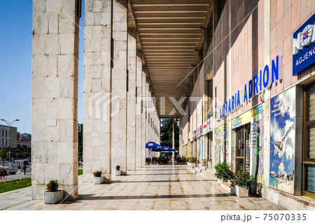 アルバニアの首都ティラナのオペラハウス アルバニアの首都ティラナのオペラハウス 75070335