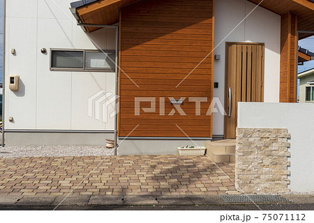 新築住宅_玄関、アプローチ 新築住宅_玄関、アプローチ 75071112