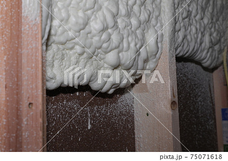 戸建て住宅の吹付け断熱 戸建て住宅の吹付け断熱 75071618