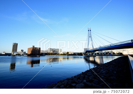 東京都　東雲の高層タワーマンション群  75072072