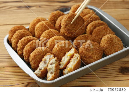 たくさんのコロッケ たくさんのコロッケ 75072880