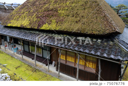 日本の原風景かやぶきの里美山町民家 75076776