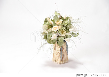 白花を使用したプリザーブドフラワー 白花を使用したプリザーブドフラワー 75079250
