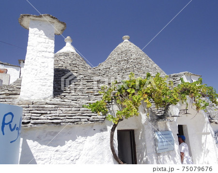 世界遺産　イタリア　アルベロベッロ　旧市街19 75079676