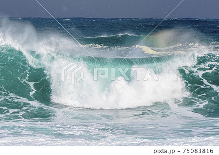 波イメージ　 75083816