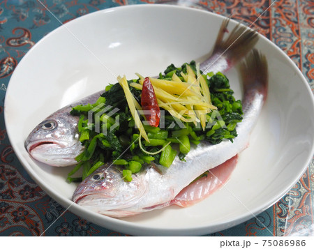 イシモチの高菜蒸し イシモチの高菜蒸し 75086986