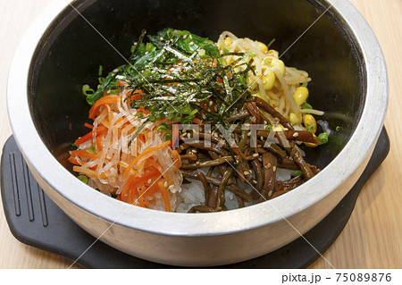 石焼ピビンバ（やや寄り） 75089876