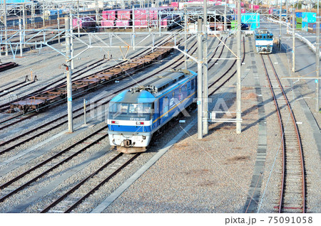 操車場に停車するブルトレ 操車場に停車するブルトレ 75091058