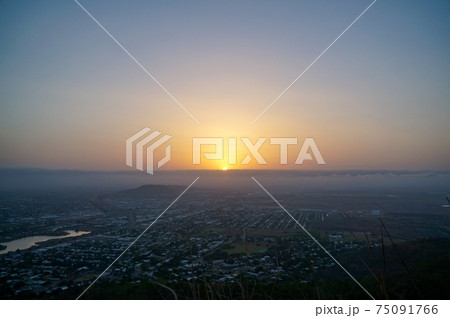 キャッスルヒルから見る夕日 キャッスルヒルから見る夕日 75091766