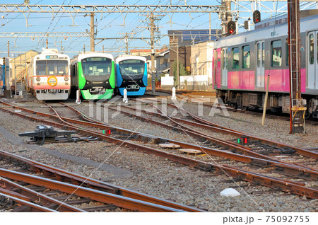 地方都市の電車操車場の風景 75092755