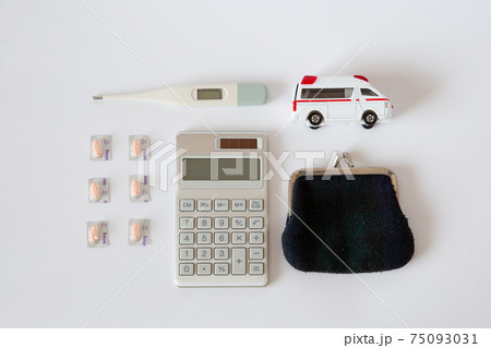 医療費 お金のイメージ 75093031