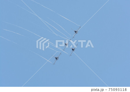 中国空軍J-10八一飛行表演隊ダイヤモンド編隊 中国空軍J-10八一飛行表演隊ダイヤモンド編隊 75093118