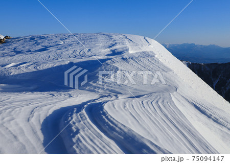 美しいシュカブラ　燕岳 75094147