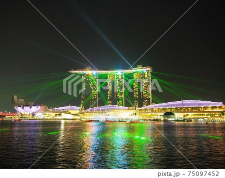 マリーナベイの夜景 75097452