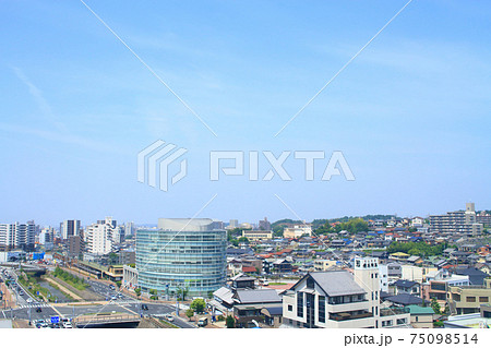 瀬戸市、瀬戸川と瀬戸市中心街の風景 瀬戸市、瀬戸川と瀬戸市中心街の風景 75098514