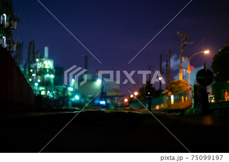 工場 夜景 工業地帯 京浜工業地帯 東京湾 深夜 化学 ドライブ デート 夜景 光 街灯 午後 工場 夜景 工業地帯 京浜工業地帯 東京湾 深夜 化学 ドライブ デート 夜景 光 街灯 午後 75099197