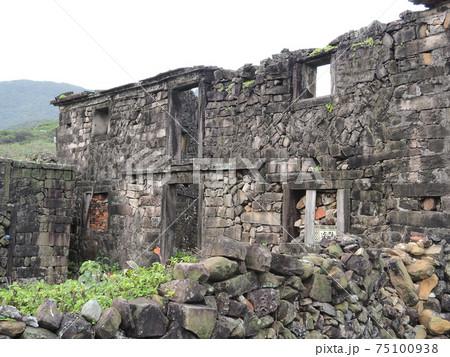 Old stone brick abandoned building in Taiwan 75100938