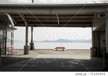 Bench and ocean view in a rest spot in tourist area 75105955