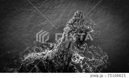 Durdle Door at the Jurassic coast in England - aerial view in black and white 75106625