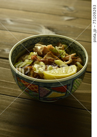 豚ねぎ塩丼 豚ねぎ塩丼 75109263