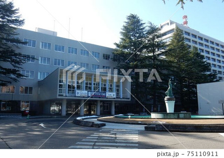 福島県庁（本庁舎と西庁舎） 75110911