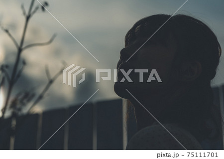 10代後半女子 10代後半女子 75111701
